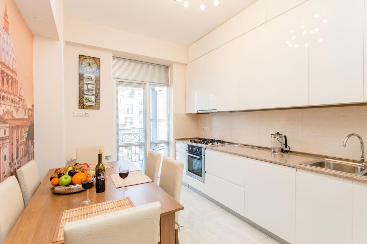 Downtown Two-Bedroom Apartment Ll Tbilisi Buitenkant foto